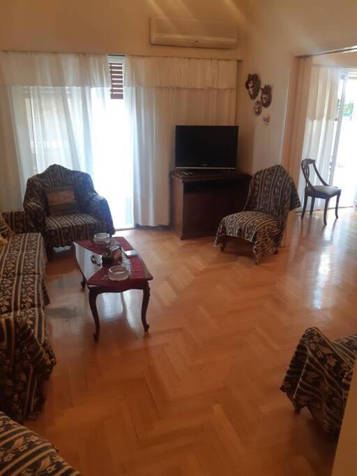 Classical Apartment At Lycabetus Hill Atenas Exterior foto